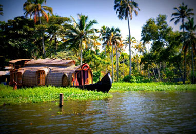 4 Days Munnar Alleppey Tour